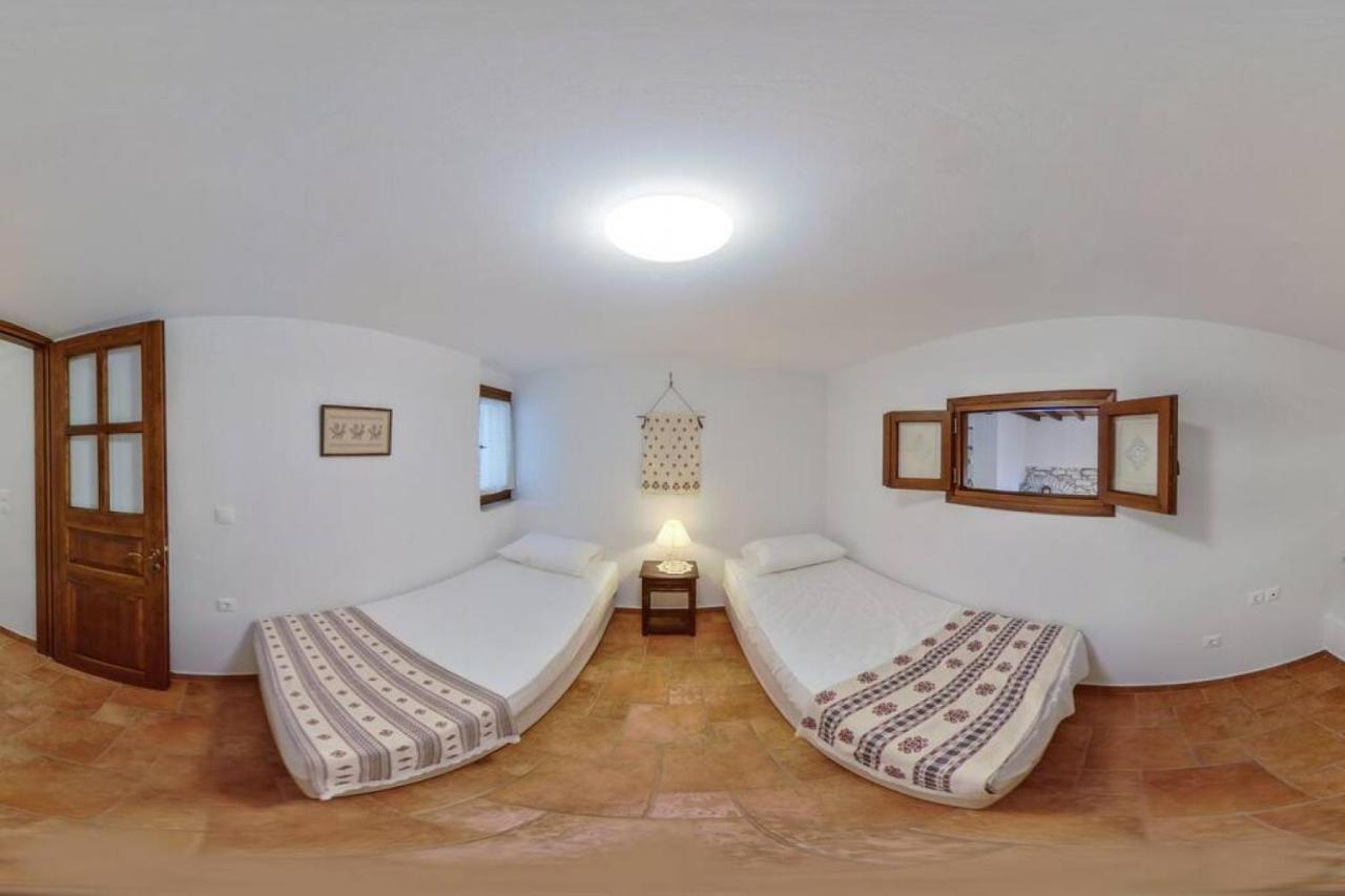 Traditional Inn Pirethron Aperathos Exterior photo